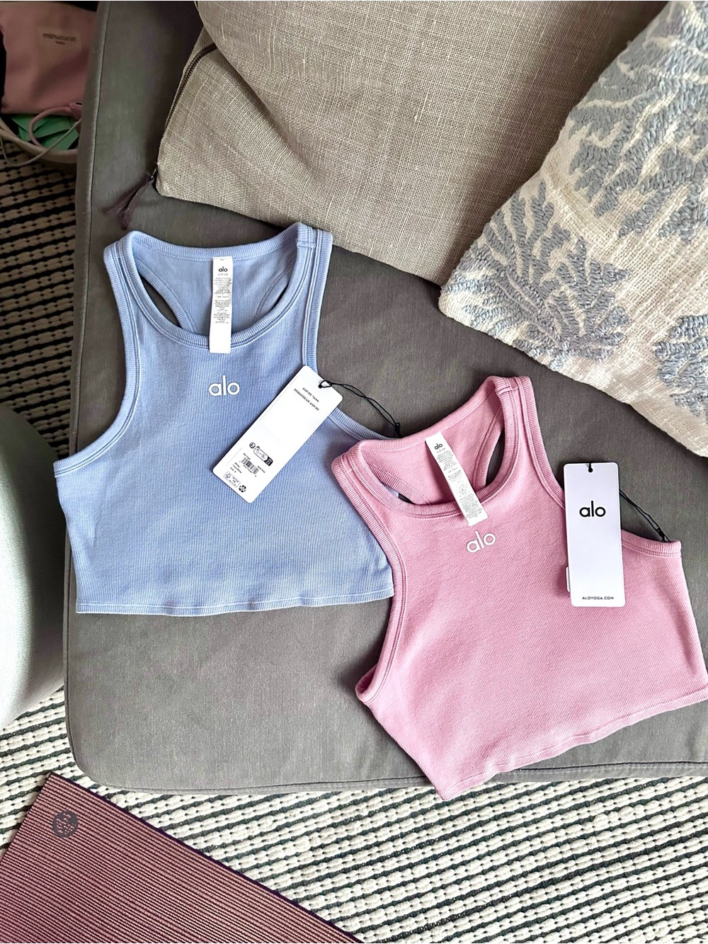 Alo Yoga aspire tank bundle